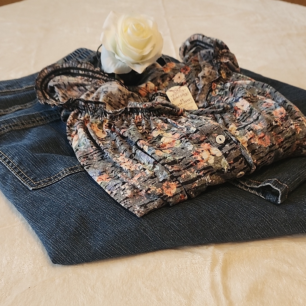 Essentials Blue Jeans Womens Size 26/28WP